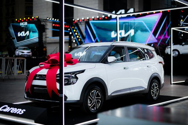 Unearth unique finds: lesser-known fashion hotspots for women in the uk